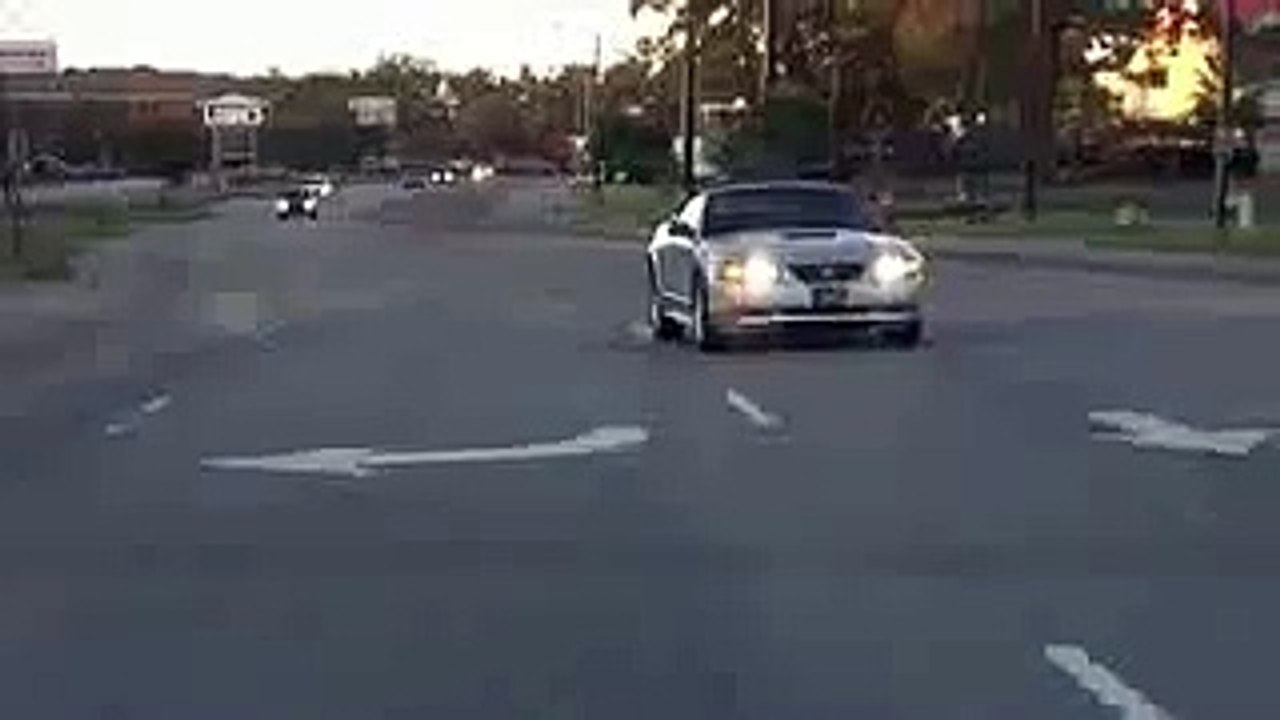 Motorcycle crashes in intersection