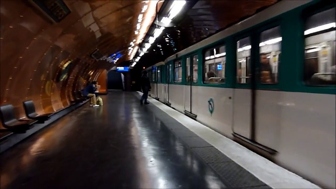 Metro Paris: Mitfahrt im MP59 (Art de Metiérs - Chatelet Linie 11)