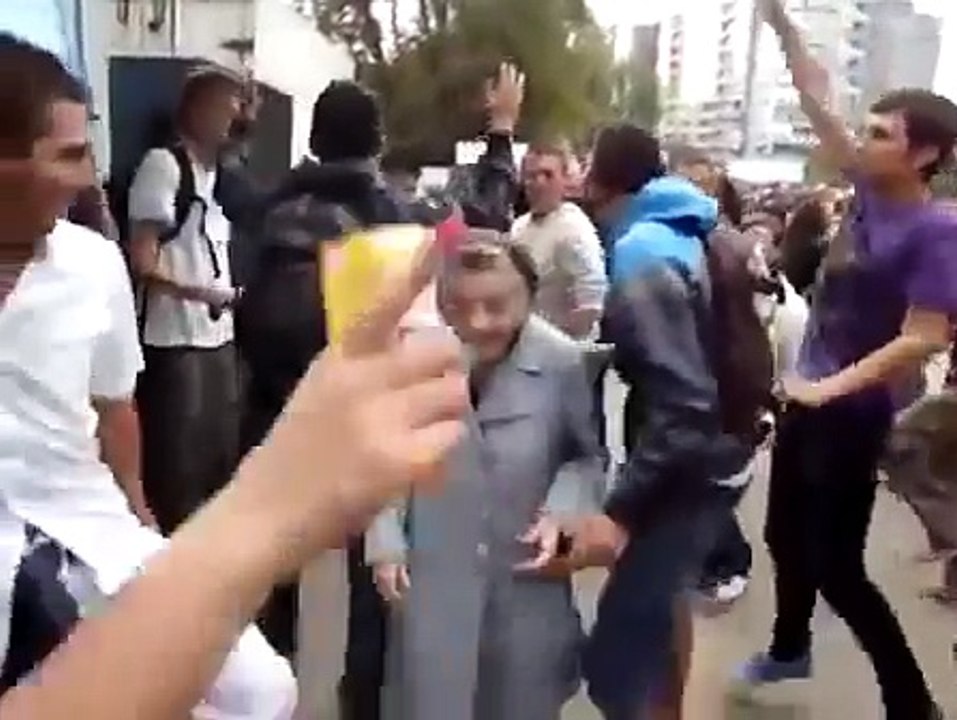 Mamie danse la techno