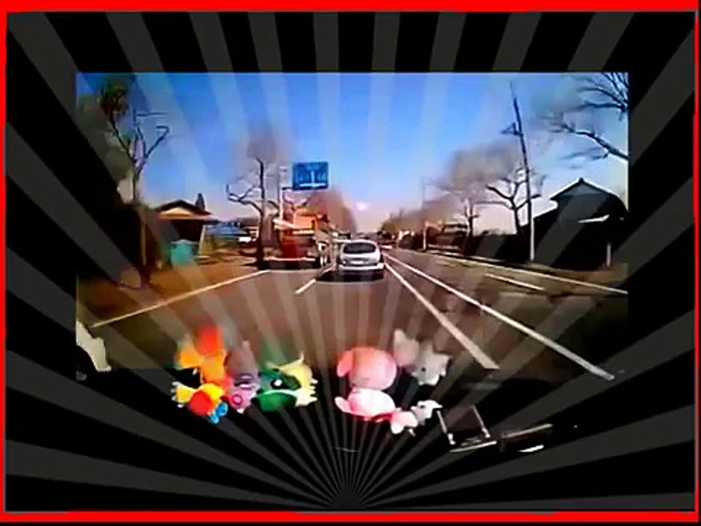 ⁣【グロ注意】トラックと軽自動車が正面衝突 日本の事故の瞬間 ドライブレコーダー NEW 2015