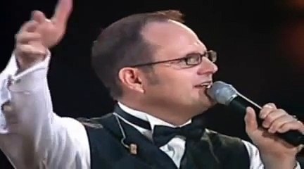 QuIeRo CaNtAr UnA LinDa CanCioN - UsA Mi ViDa -  GaDiEl EsPiNoZa - MaRcOs WiTt