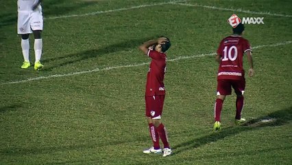 Anderson Lessa cabeceia e Pantera faz milagre