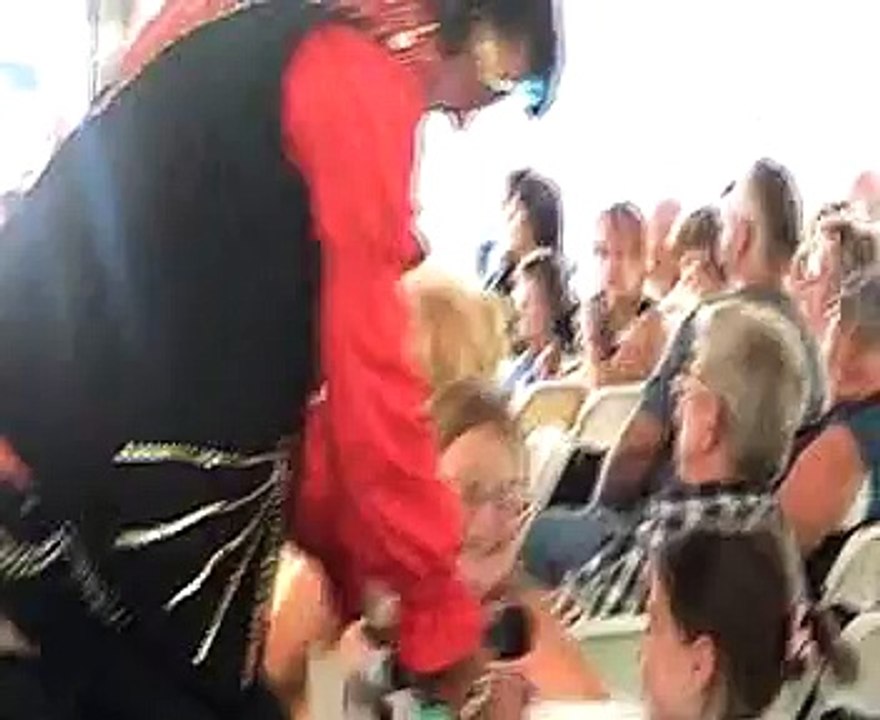 Steve Murphys sings 'Mary In The Morning' at Elvis Week 2005