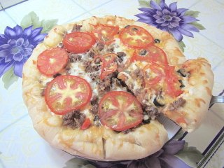 Beef & Veggie Stuffed Crust Pizza