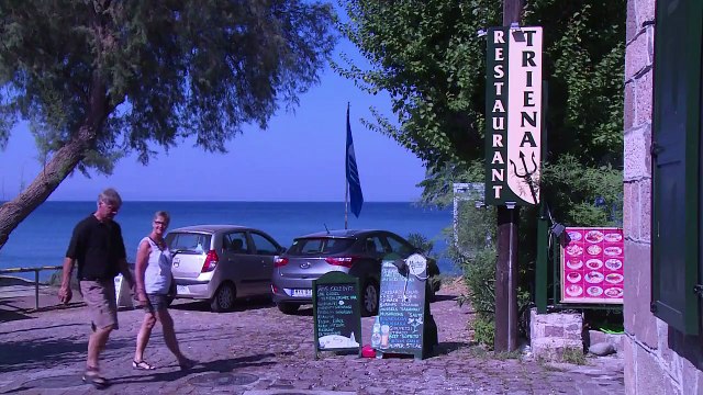 Flüchtlinge auf Ferieninsel Lesbos: Nicht gut fürs Geschäft