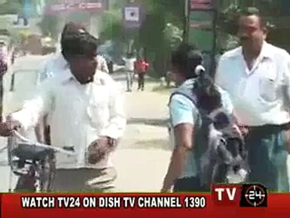 Brave Girls Defend Themselves Against Molester