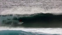 Kelly Slater assure les barrels pour passer en quart de finale