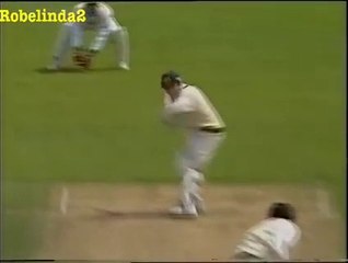 Wasim Akram Swinging Bowling in 90s