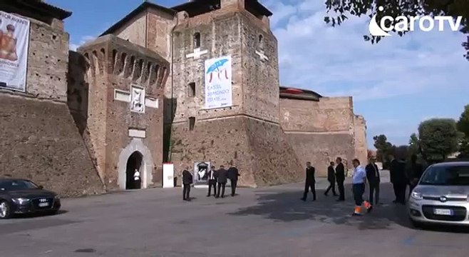 Icaro TV. Matteo Renzi a Rimini: si affaccia da Castel Sismondo