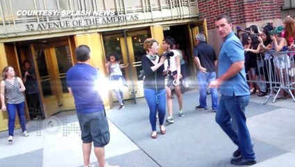 (VIDEO) Justin Bieber Holds Up Sign 'What Do You Mean'