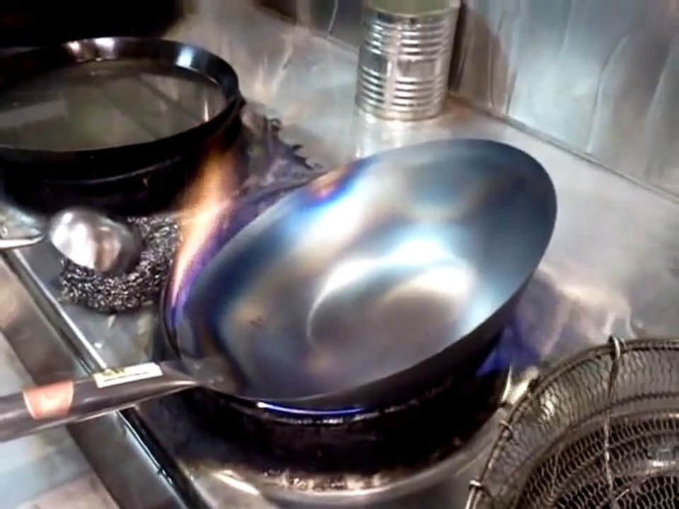 Comment préparer un Wok neuf en carbone