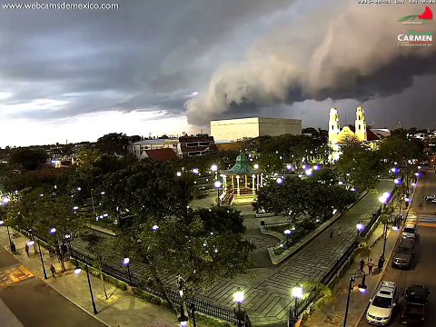 Shelf Cloud’s Progress Over Mexican City Captured in Timelapse