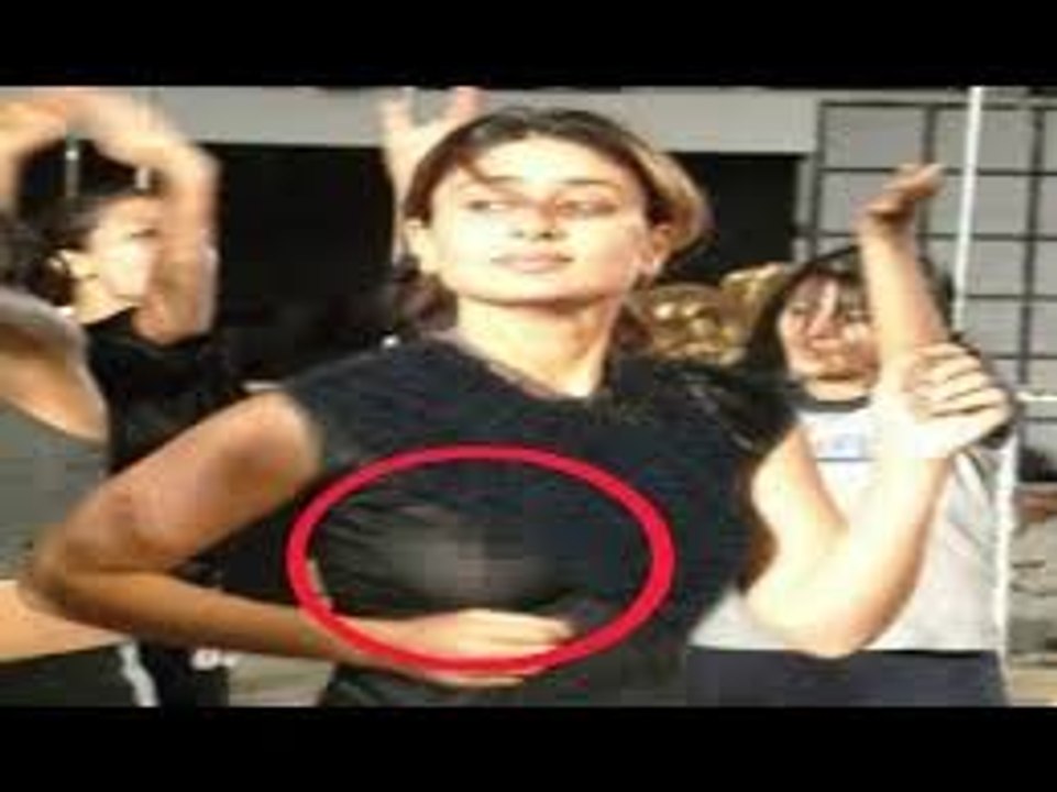 Kareena Kapoor B-oobs N!pple shown in dress