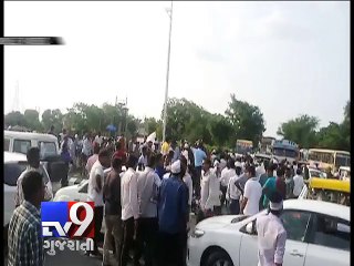 Mega Patel Rally: Mob block traffic on Ahmedabad-Mehsana highway - Tv9 Gujarati