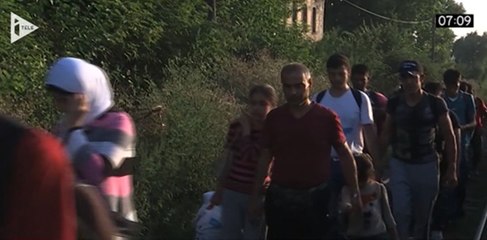 L'arrivée massive de migrants en Hongrie, à travers les télés