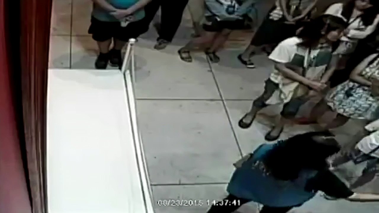 Menino tropeça em museu e estraga quadro de R$ 5,3 milhões