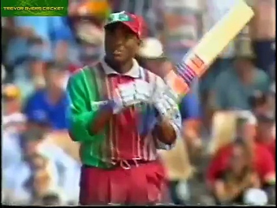brian_lara - shahid_afridi - beautiful_catch - cricket