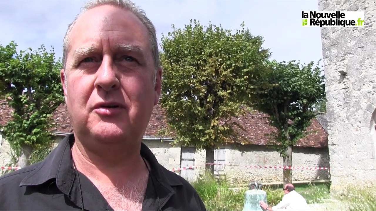 VIDEO. Ouchamps : Deux cloches descendent de l'église à l'aide d'une grue