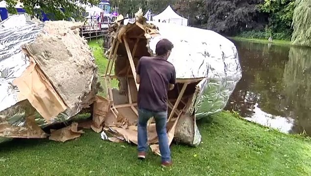 We hebben een beslissing genomen, als statement, we halen alle kunst weg nu - RTV Noord