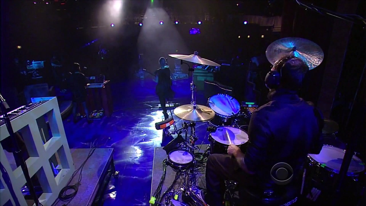 St. Vincent - Bring Me Your Loves (Live on Letterman)