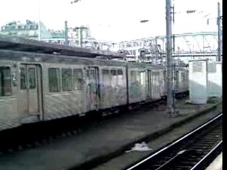 Train bouffé graffiti tag