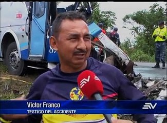 5 personas fallecen en un accidente entre dos buses en la vía El Triunfo - Bucay