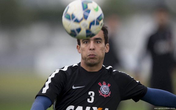 Médico do Corinthians revela lesão e diz que Jadson está fora de clássico