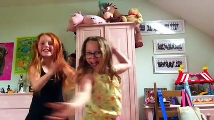 2 idiots dancing