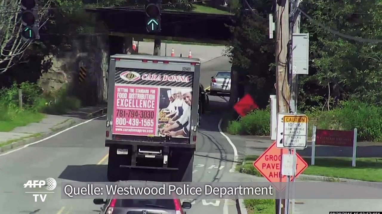 Lastwagen rast in US-Eisenbahnbrücke