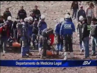 Familiares identifican prendas de andinistas