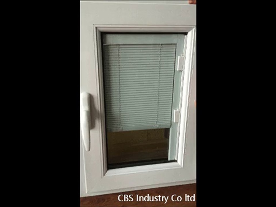 Insulating window blind
