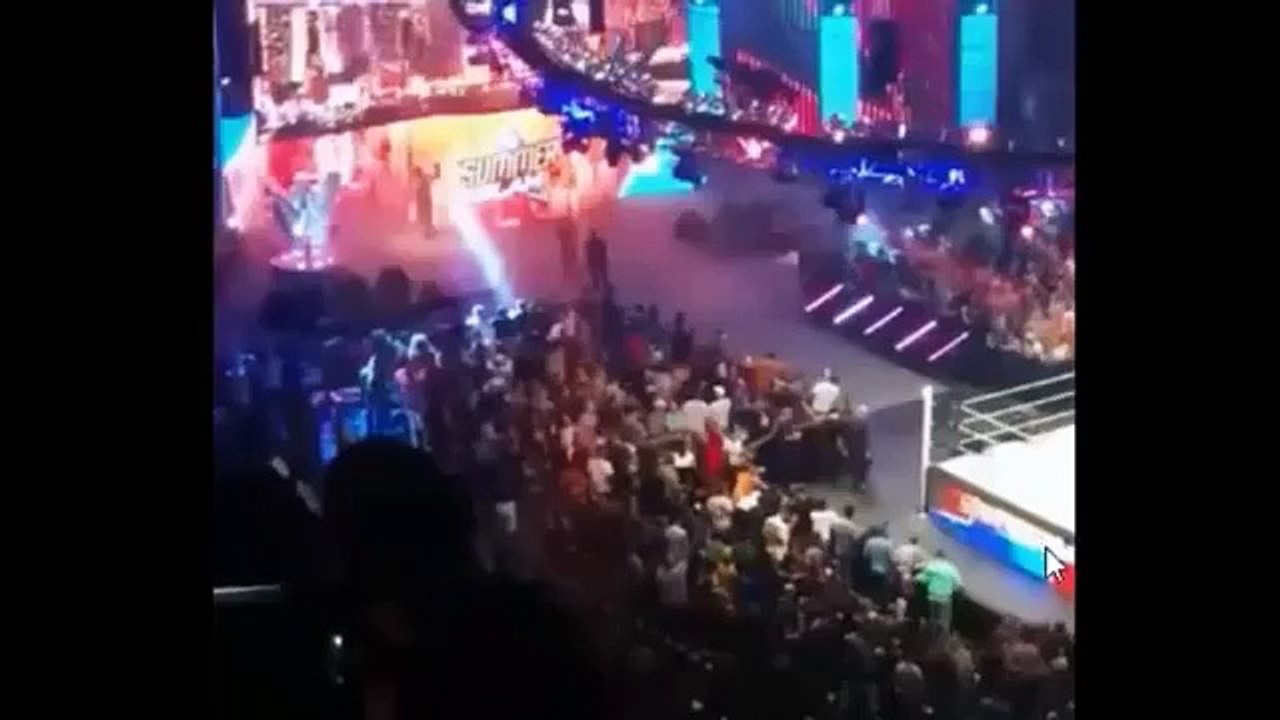 Undertaker collapsing going backstage after summerslam 2015