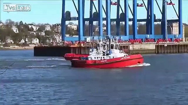 LiveLeak - World's biggest container ship from China arrives in Europe-copypasteads.com