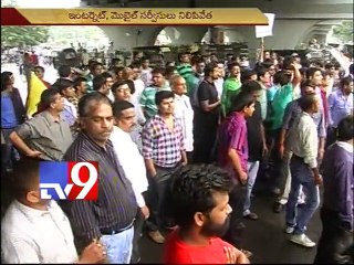 Curfew in Gujarat towns after arrest of Patel leader sparks violence