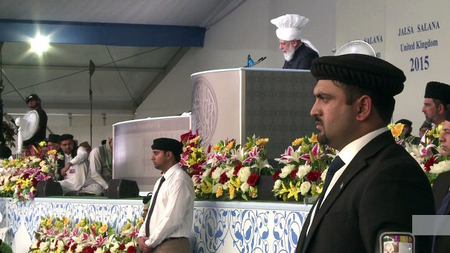 33,000 Muslims gather to pledge allegiance to Islamic caliphate