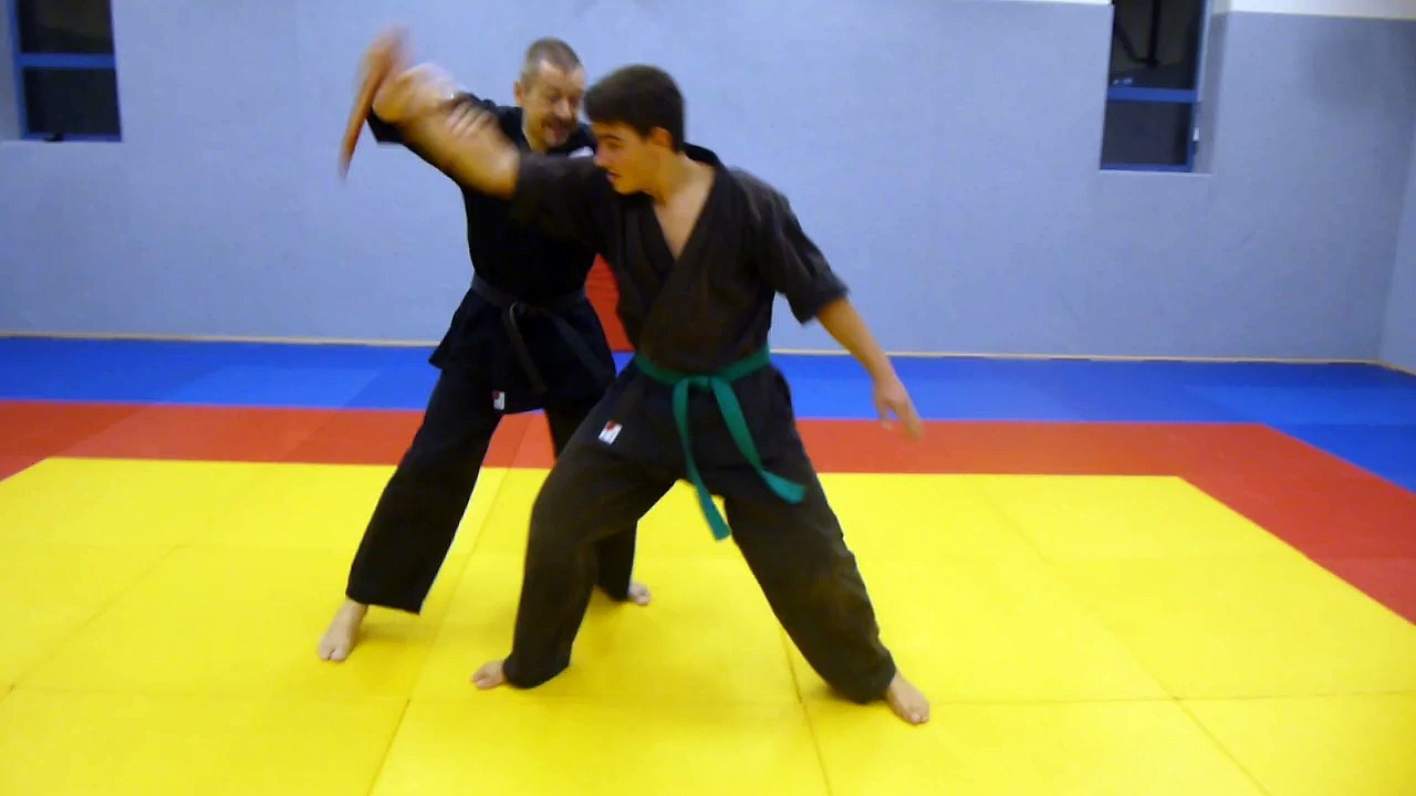 Dolchstich von oben mit Weiterführung