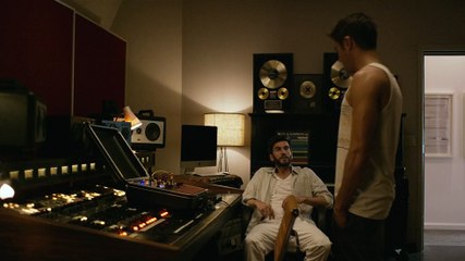 We Are Your Friends - Clip - Signature