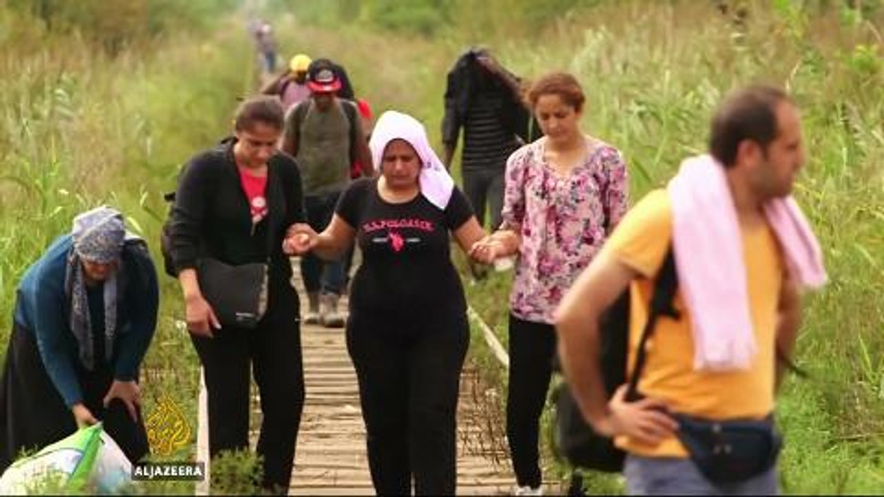 Thousands of refugees take shelter in Serbia