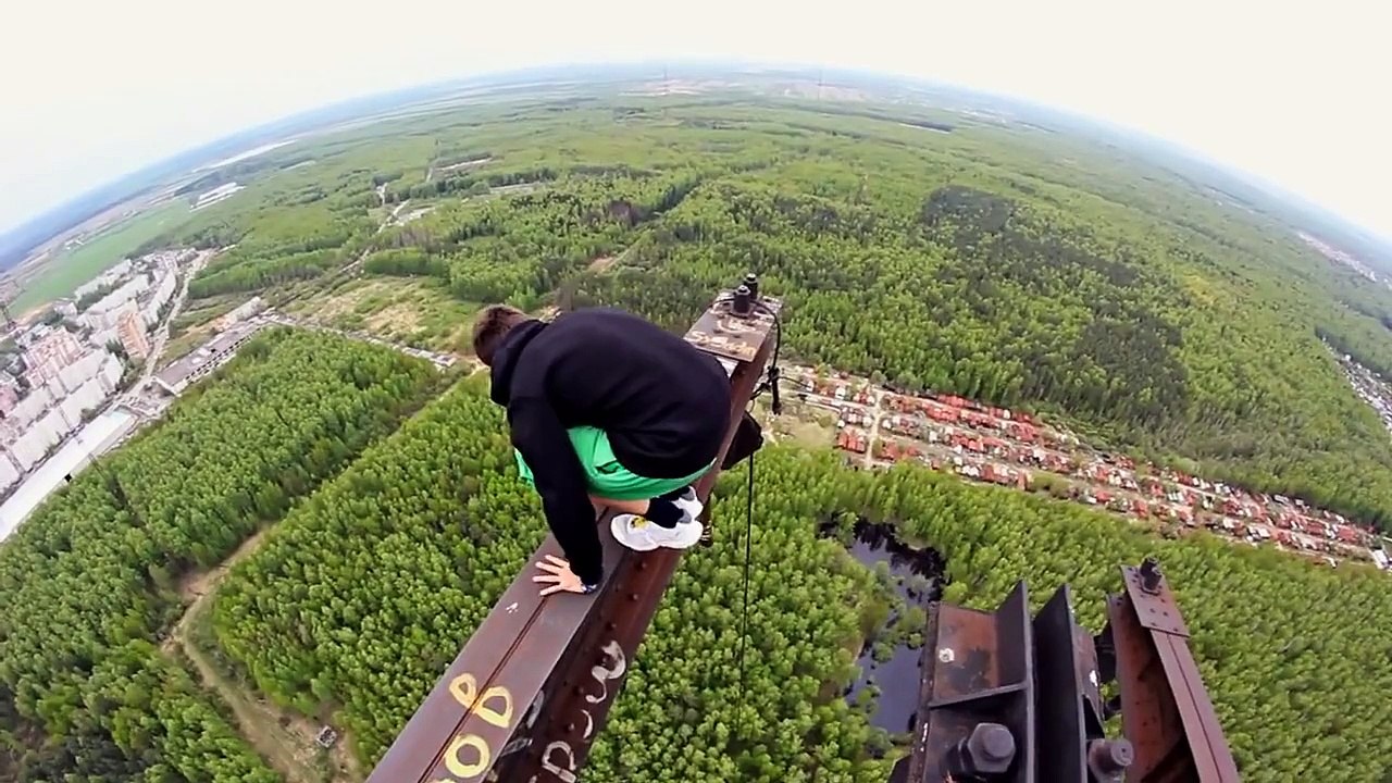 Teen not afraid of heights - 215 meters