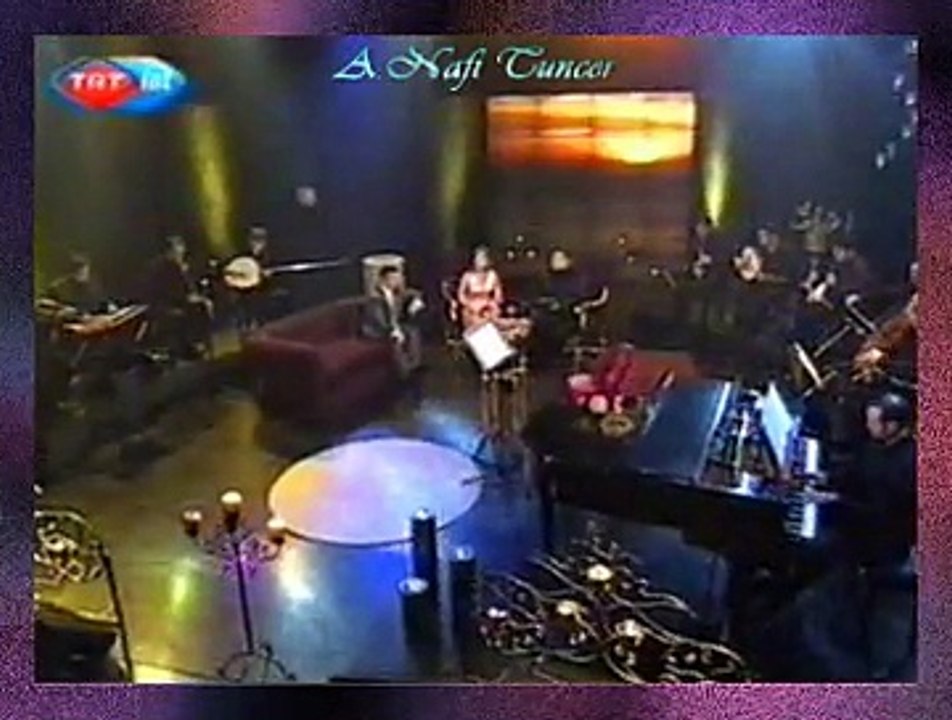 Cemile UNCU *Seviyorum Desen De Kanmam Sözüne*