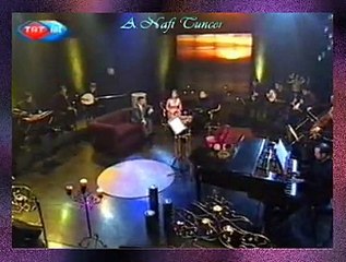 Cemile UNCU *Seviyorum Desen De Kanmam Sözüne*