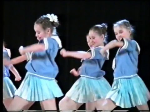 Дети танцуют Матросский Танец / Children dance Sailor's Dance