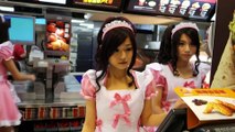 Men In Taiwan Are Going Crazy Over A McDonald’s Waitress They’re Calling A Goddess