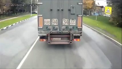 Vozac Audija provocira kamiondžiju pa se nije dobro proveo