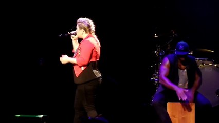 Kelly Clarkson - The Heart Wants What it Wants (Live in Phoenix, AZ 08.25.2015