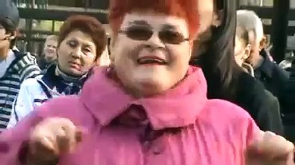 Бабка КЛАББЕРША танцет под Bennasy