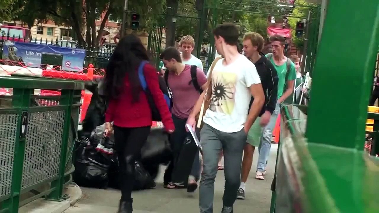 Ellen DeGeneres Pranks Her Staffs with a Dancing Garbage Bag!