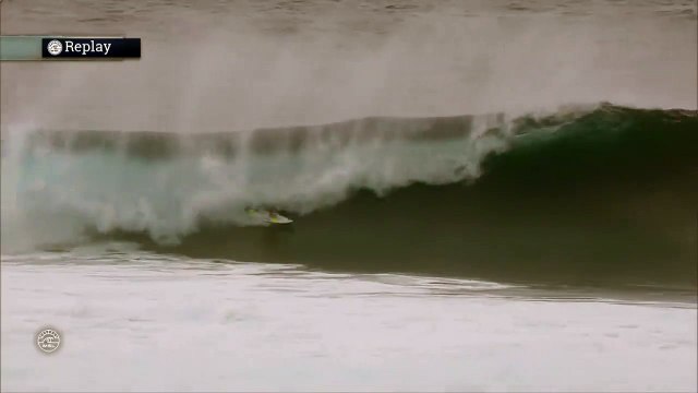 Jeremy Flores (FRA) gagne le billabong PRO Tahiti