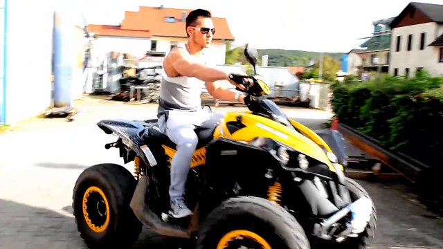 My home - Fitness model Alon Gabbay shows his place