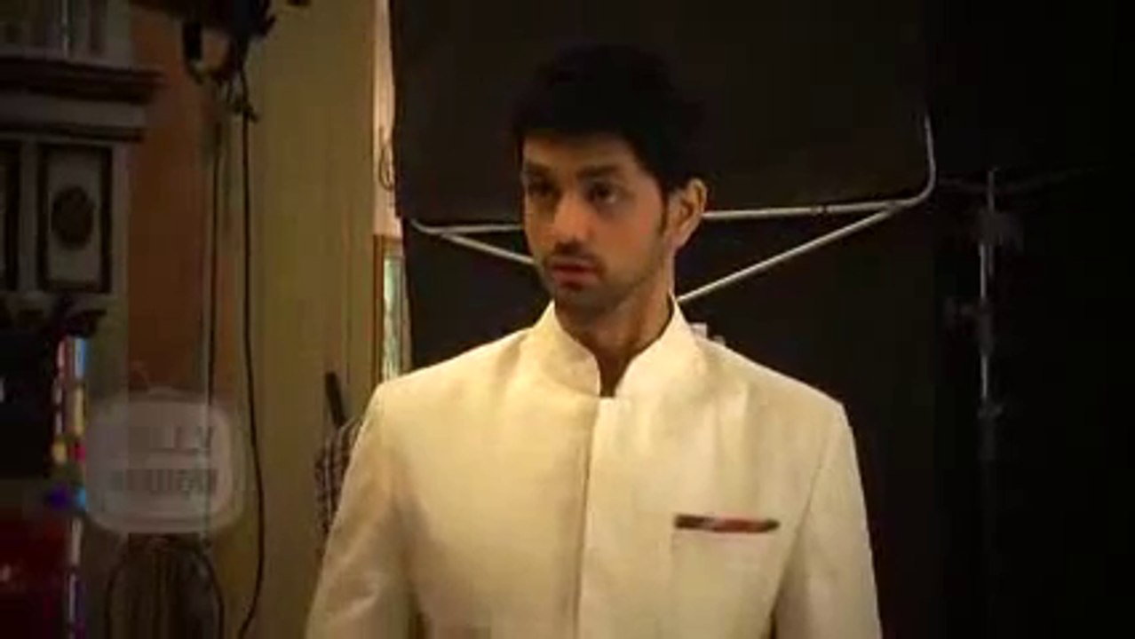 Ritika Ne Ki Ishani Se Badtameezi Jisse Ranvir Hua Ritika Par Gussa - 26 August 2015 - Meri Aashiqui Tum Se Hi